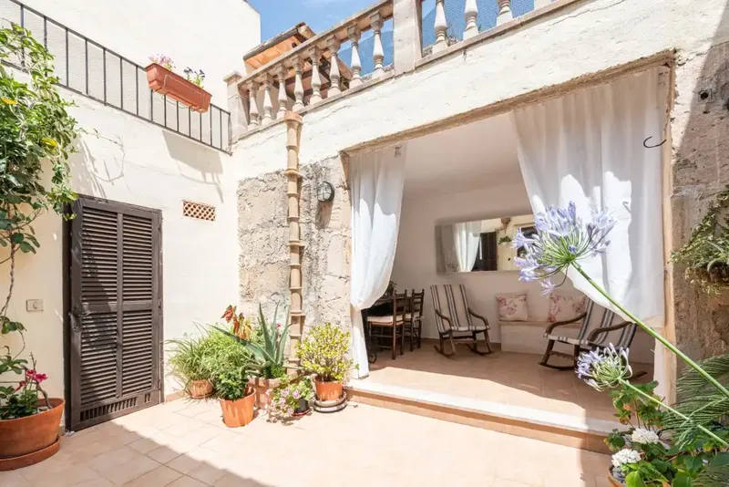 Charming house for sale in Pollensa located in the heart of the city, a short drive from the golden sands of Puerto — photo 2