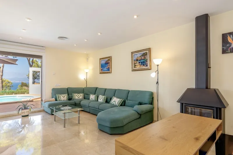 Villa for sale at sea front in Bahia Azul with rental license — photo 6