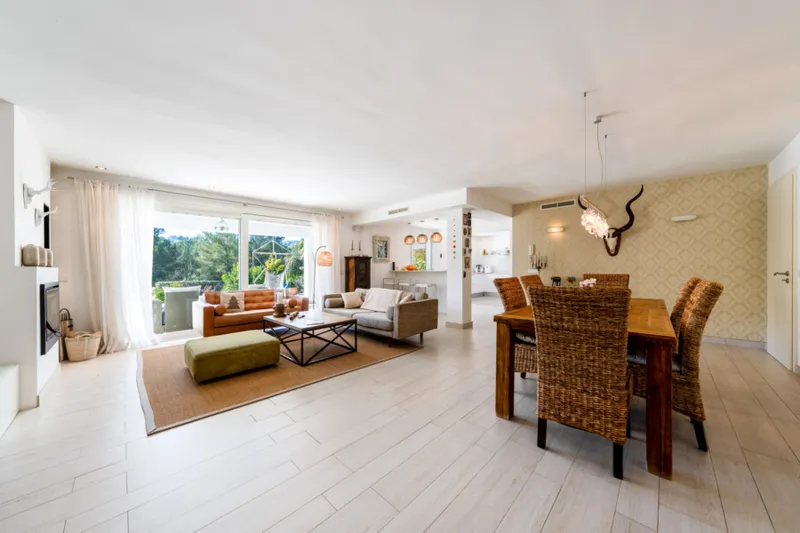 Stylish villa with pool and garden in quiet residential area - Villa with pool and garden (12659) — photo 9