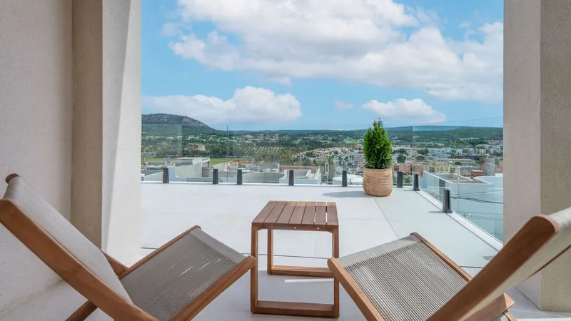 Modern villa for sale in Santa Ponsa with panoramic and sea views — photo 10