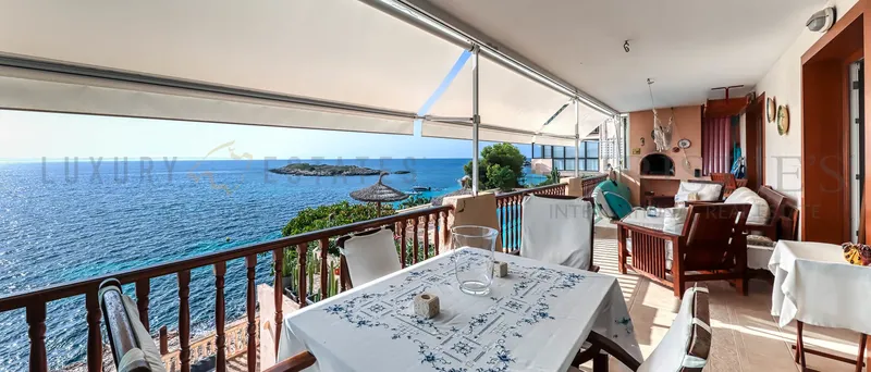Spacious apartment in Illetas in first sea line with sea and beach access — photo 1