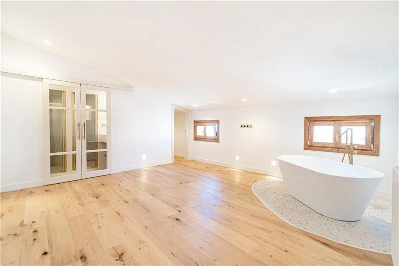 Traditional Mallorcan house with garden on an approximately 194 m² plot. — photo 12