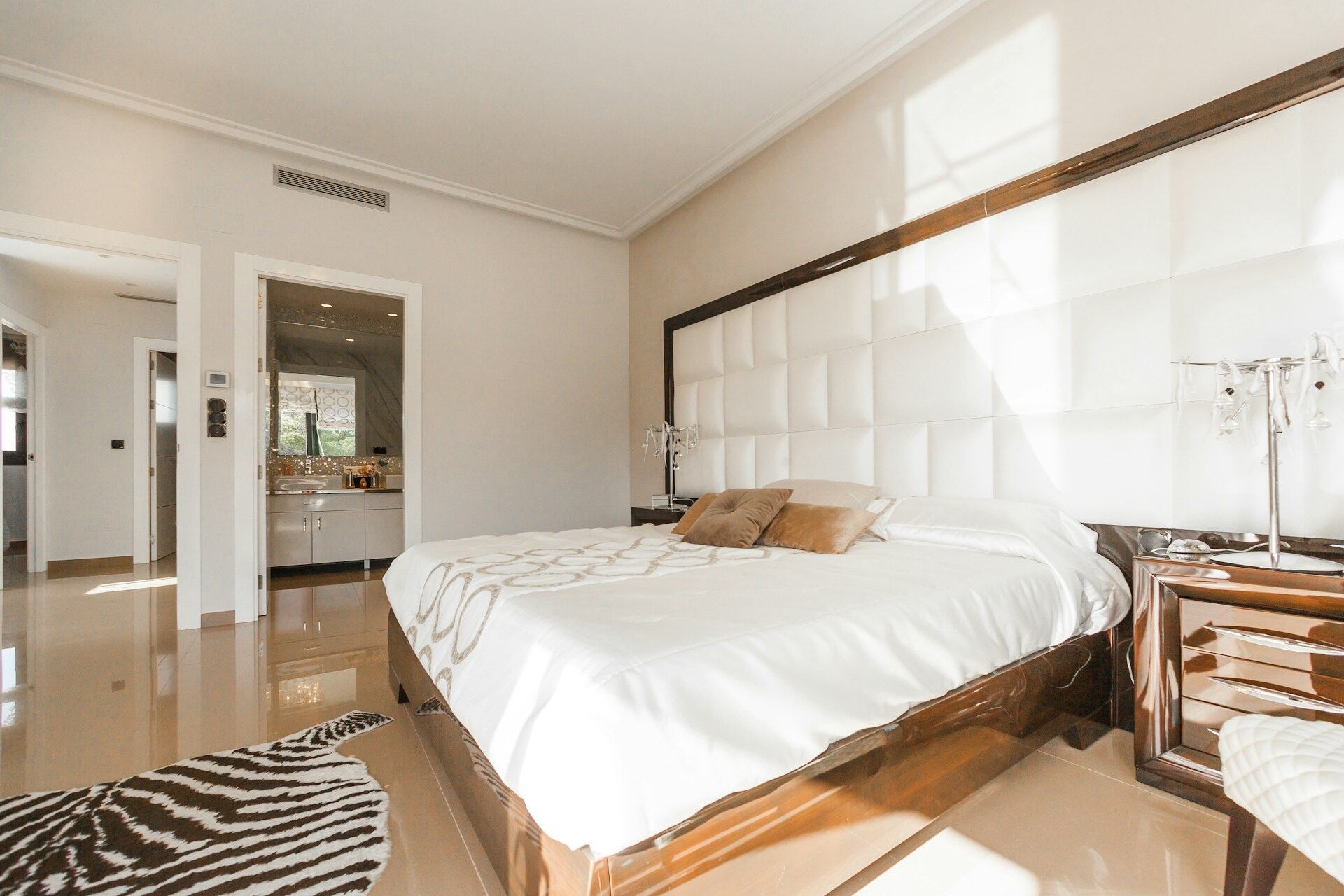 Long-Term Rentals in Mallorca: The LAU, the Deposit Rule Owners Miss, and Tax